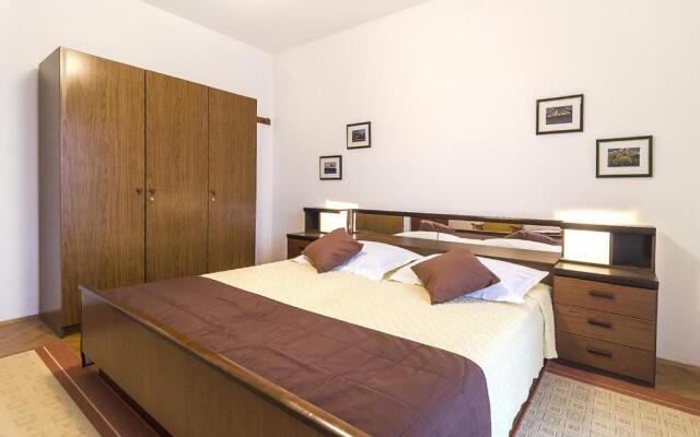 Apartments Lada 1217