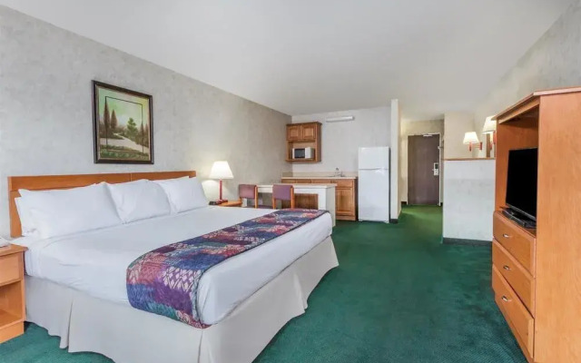 Days Inn & Suites Lexington