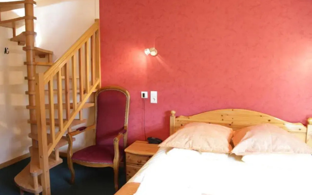 Hotel De La Poste - Logis De France