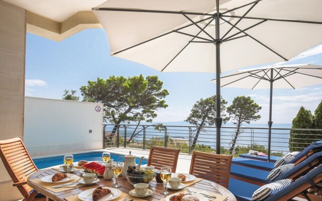 Awesome Home in Makarska With Wifi and 4 Bedrooms