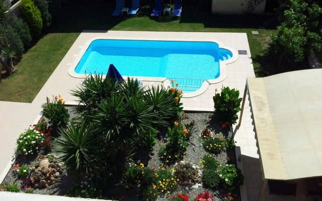 Nicolas Studios & Apartments