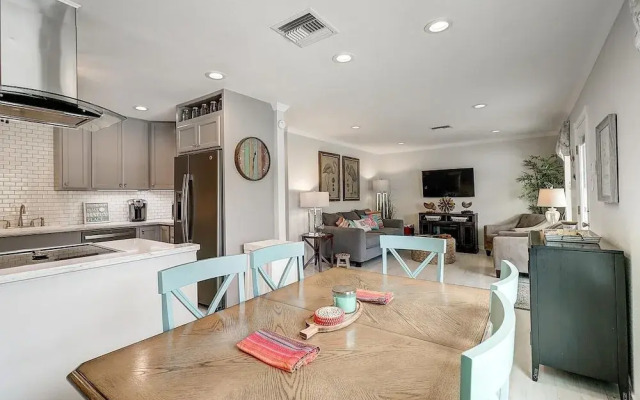 Flamingo Flats 3 Bedroom Home by Redawning