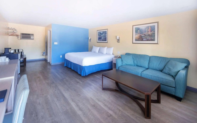 Days Inn by Wyndham Hicksville Long Island