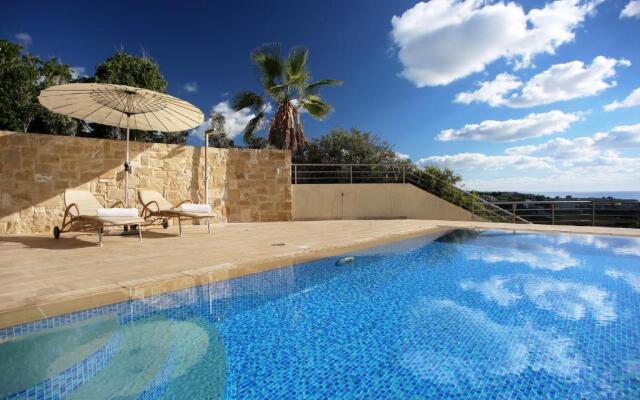 Seafront 5 Bedroom Villa Paradise in Sea Caves