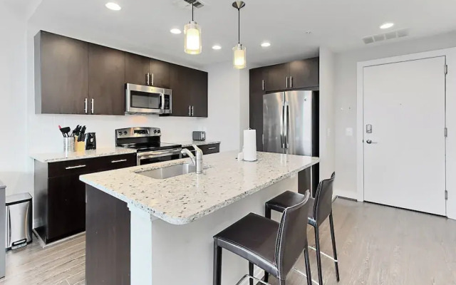Modern getaway in Reston 1 bedroom
