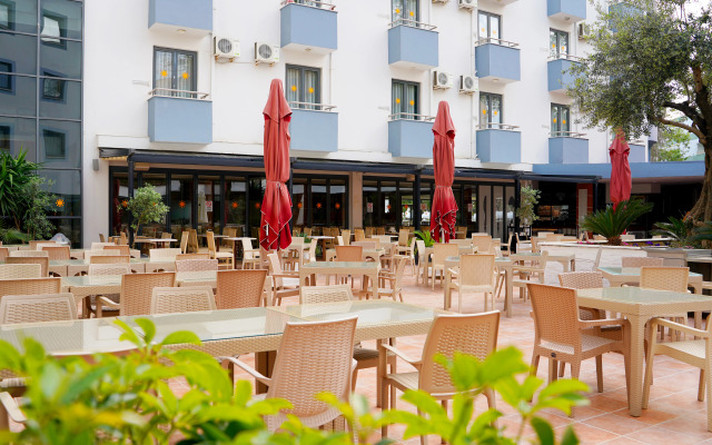 Club Aqua Plaza