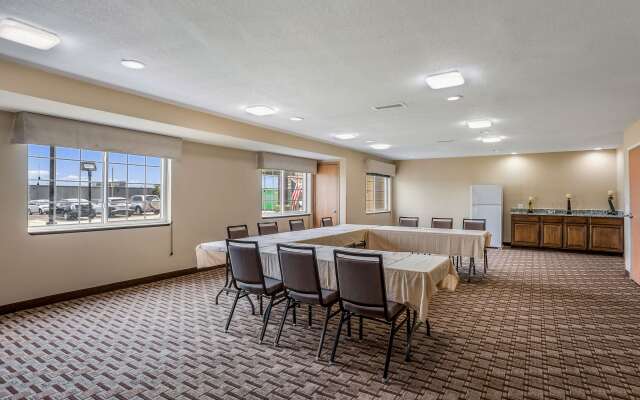 MainStay Suites Cedar Rapids North - Marion