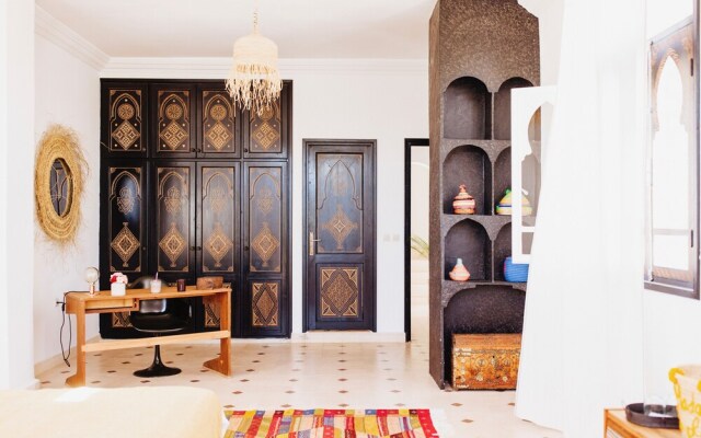 La Maison des Ailleurs