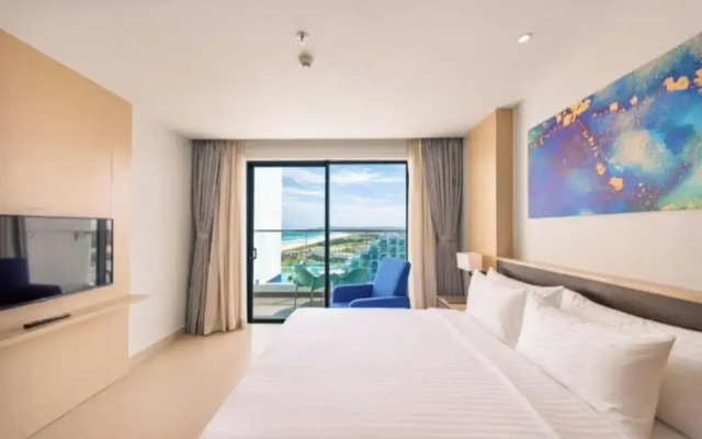The Sea View Cam Ranh