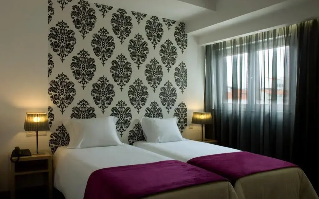 Hotel Genesis