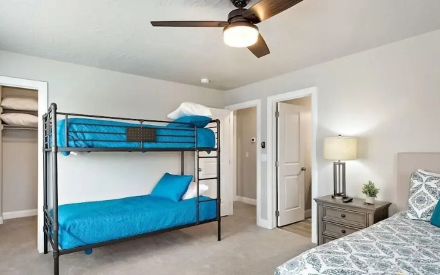 Lovin Life 3 Bedroom Apts