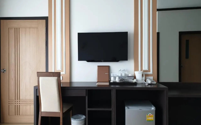 Swan Lake Hotel Sattahip