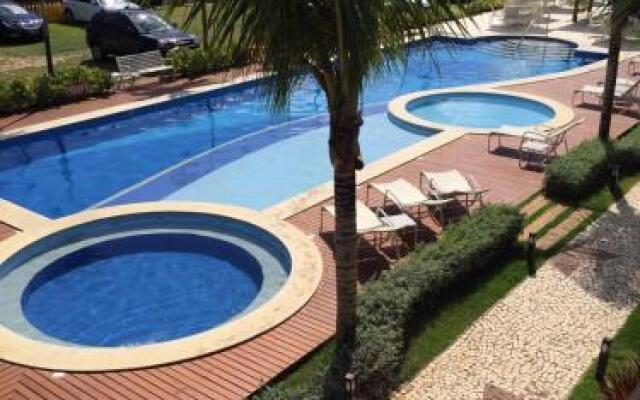 3 Suítes, praia e piscina