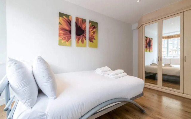 Serviced Chelsea Flat