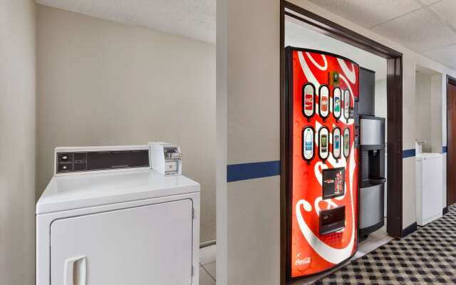 Baymont by Wyndham Hutchinson