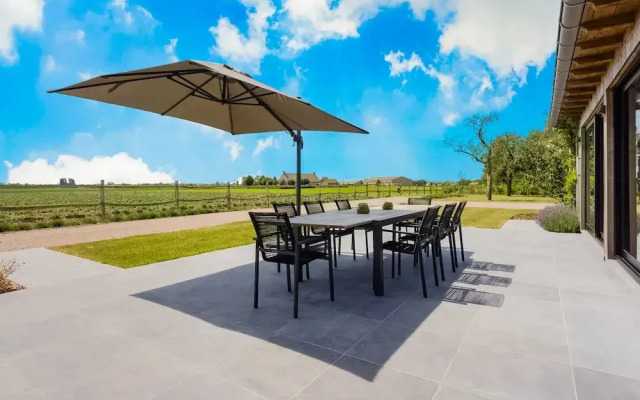 Chic Villa in Comines-warneton With Garden