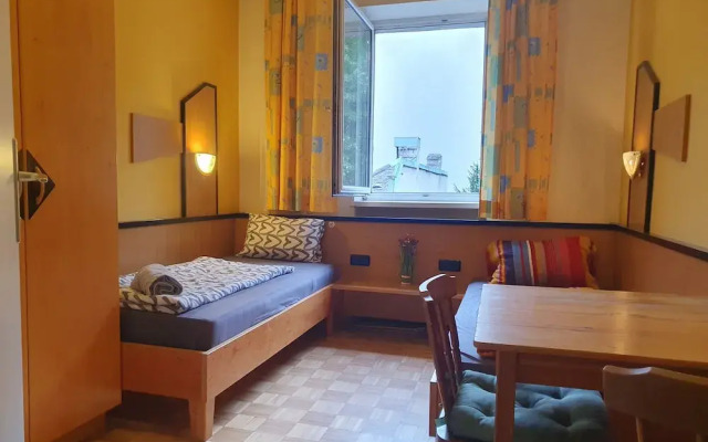 Affordable Central Rooms Near U3