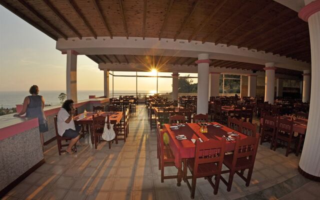 The Pink Palace Hotel & Hostel