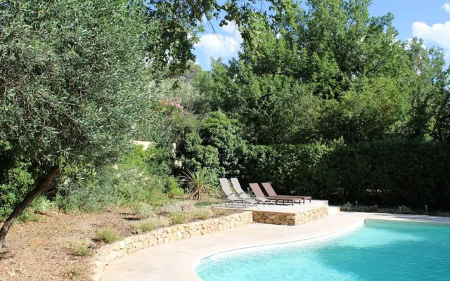 Beautiful House With Large Garden