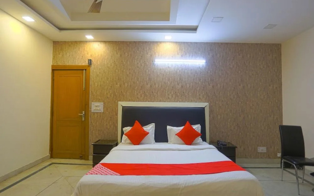 Oyo 41667 Paschim Vihar Inn