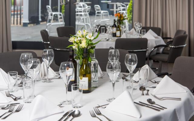Holiday Inn London - West by IHG