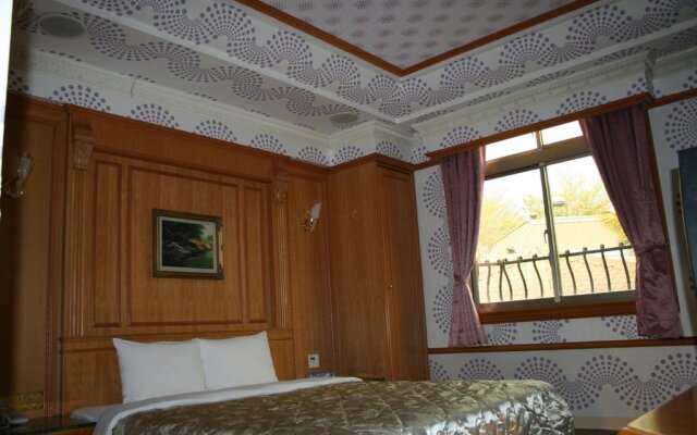 Love-Shu Business Motel