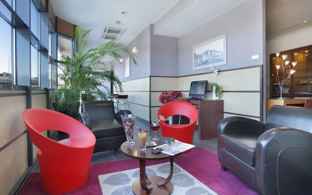 Kyriad Limoges Centre - Gare - Atrium