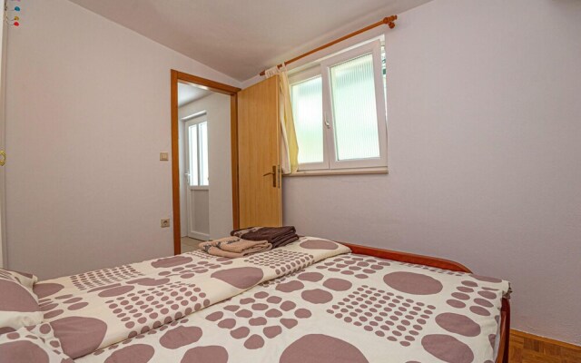 Amazing Apartment in Brodarica With Wifi and 1 Bedrooms