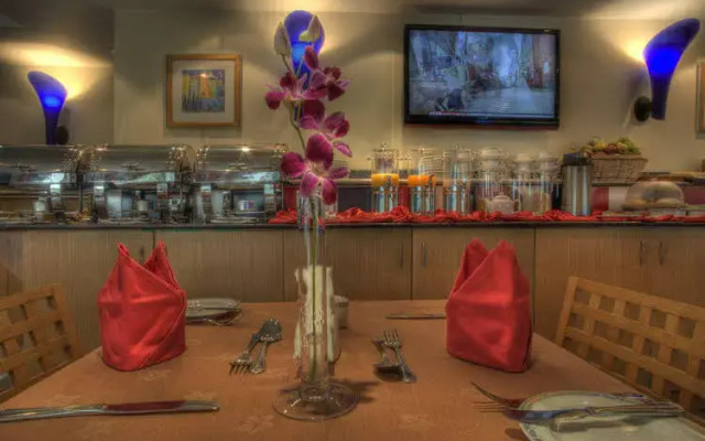 Al Diar Palm Suites Hotel