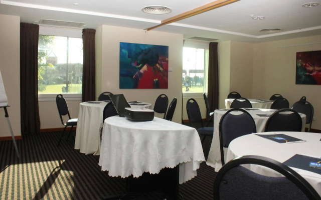 Aeroparque Inn and Suites