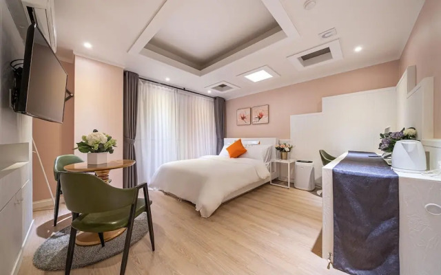 Seocho Toad Hotel