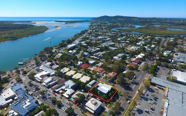 Noosa River Sandy Shores