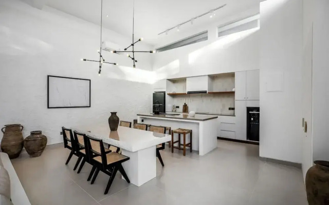 Apricot House by Alfred in Bali