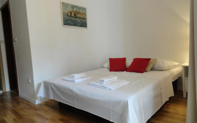 Apartments Anica 2