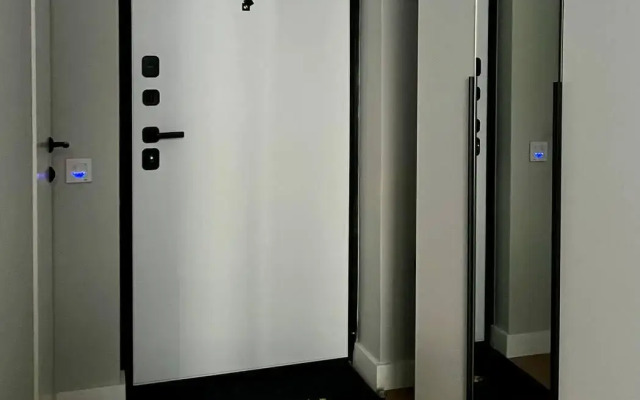 Happy People на набережной Новоданиловская