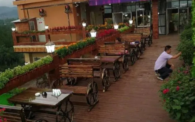 Ewan Hotel