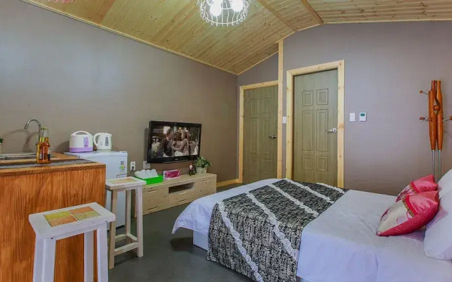 Lake and Pine Spa Pension