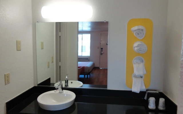 Motel 6 Round Rock, TX