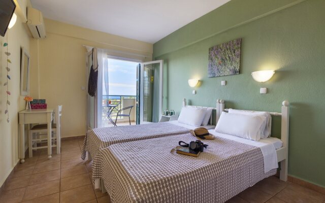 Julia Hotel