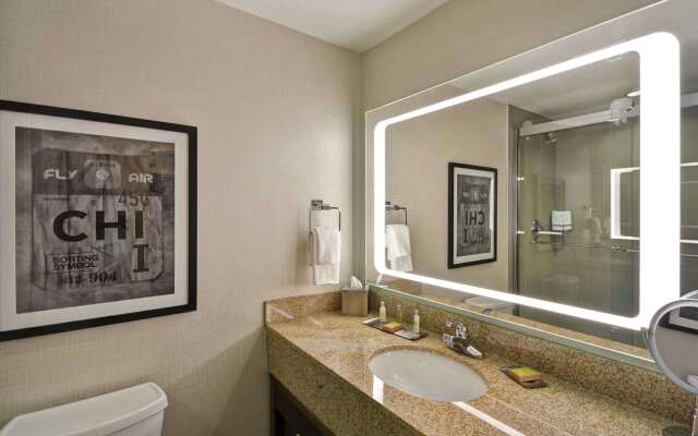 DoubleTree by Hilton Chicago Midway Airport