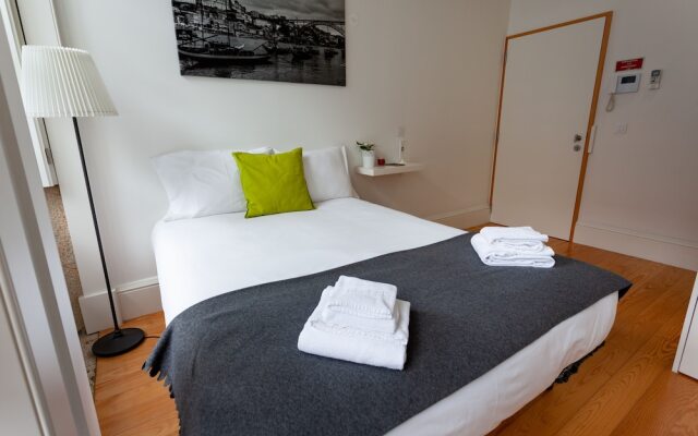 Oporto Invite São Bento