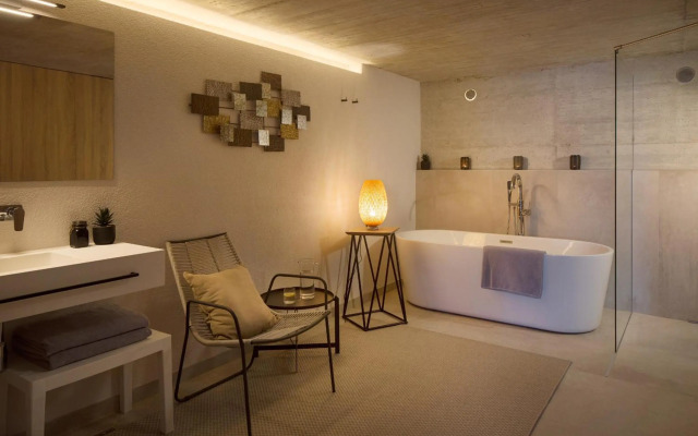 Vale Residence - exclusive & private property by the sea