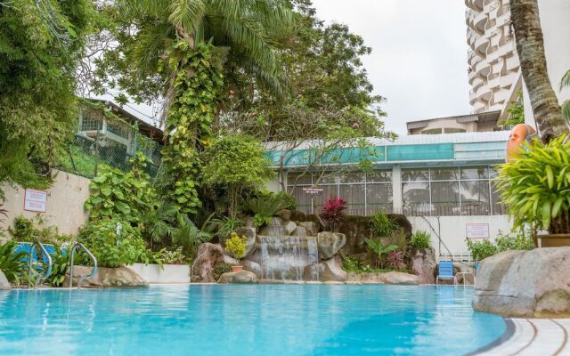 H Beach Suite at Rainbow Paradise Beach Resort