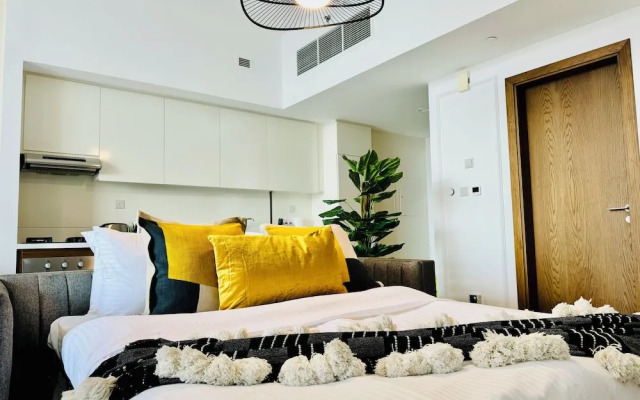 Venduras -Bright Studio Hameni Tower JVC