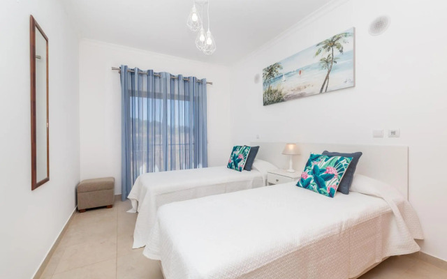 Santa Maria Apartment at Porto de Mos beach