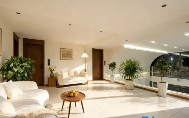 MOUNTAIN•DESIGNE Oxygen-rich Scenic Stay (Moonlight Square, Dukezong Ancient Town)