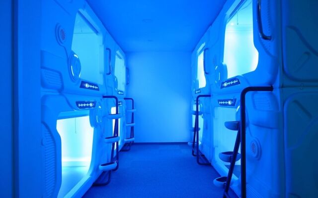 Moon Station Hotel Tokyo