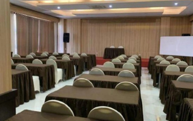 Go Hotel Maumere – Business – Maumere