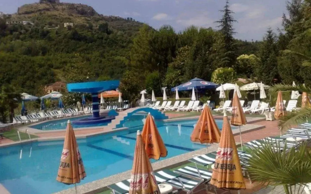 Riza Hotel