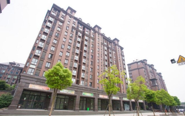 Jhouse Hongqiao Duplex Apartment